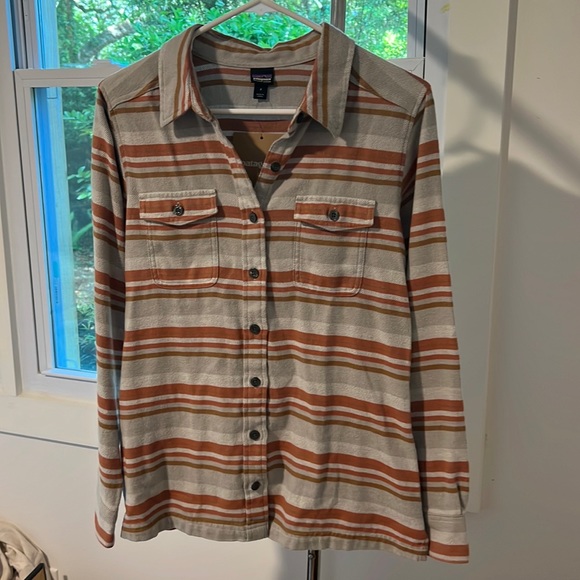 Patagonia Tops - Patagonia Women’s Long-Sleeved Fjord Flannel Shirt